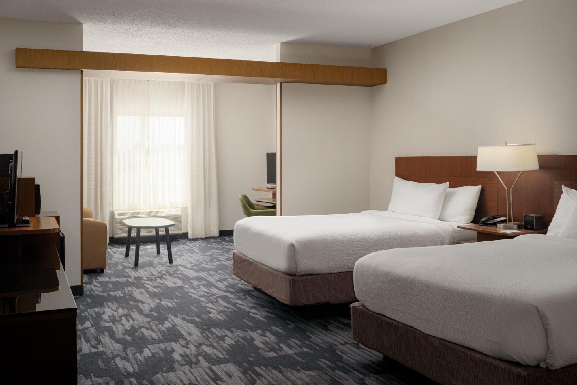 Fairfield & By Marriott 3* Columbia